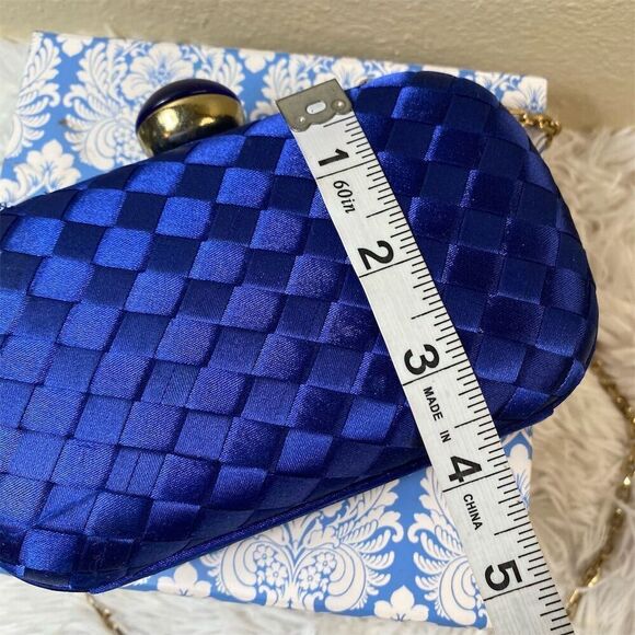 Urban Expressions Blue Woven Clutch Handbag with Gold Chain Strap - Picture 9 of 14